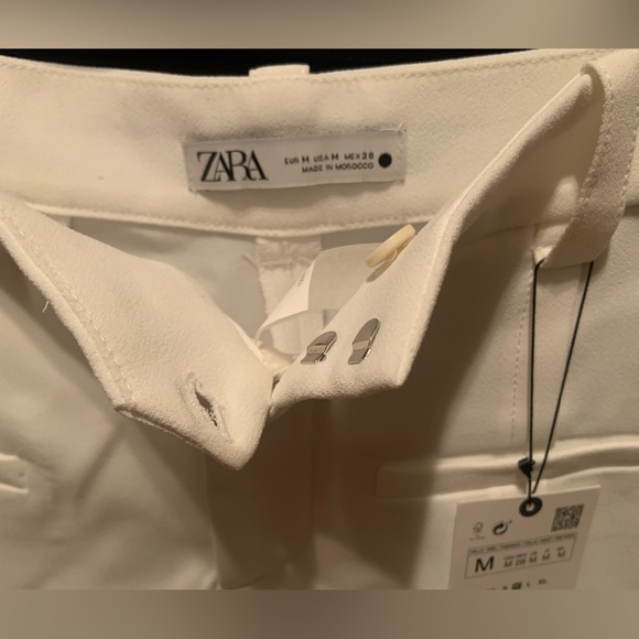 ZARA - High Waist Shorts 🤍 - Picture 2 of 3